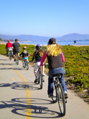 Oceanside bike path in Santa Barbara, California, from Christa Clark Jones, Santa Barbara Cycle Chic