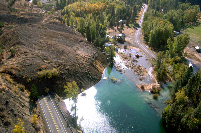 Washington State Department of Transportation The Nile Valley Landslide Prevention Project used innovative management to respond to a massive landslide that destroyed a half-mile of State Route 410 in October 11, 2009. The project involved re-channels a river away from the landslide, monitor for additional landslides, and the design and construct of a 4,000-foot detour road that could withstand anticipated winter floods. WSDOT and an emergency contractor worked 14 hours a day, seven days a week to construct a new river channel and detour.