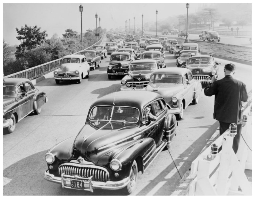 BEGINNING IN THE 1950S, THE MAJORITY OF TRANSPORTATION POLICY WAS ALMOST ENTIRELY AUTO-ORIENTED. WEST SIDE HIGHWAY, NEW YORK CITY, 1951. LIBRARY OF CONGRESS.