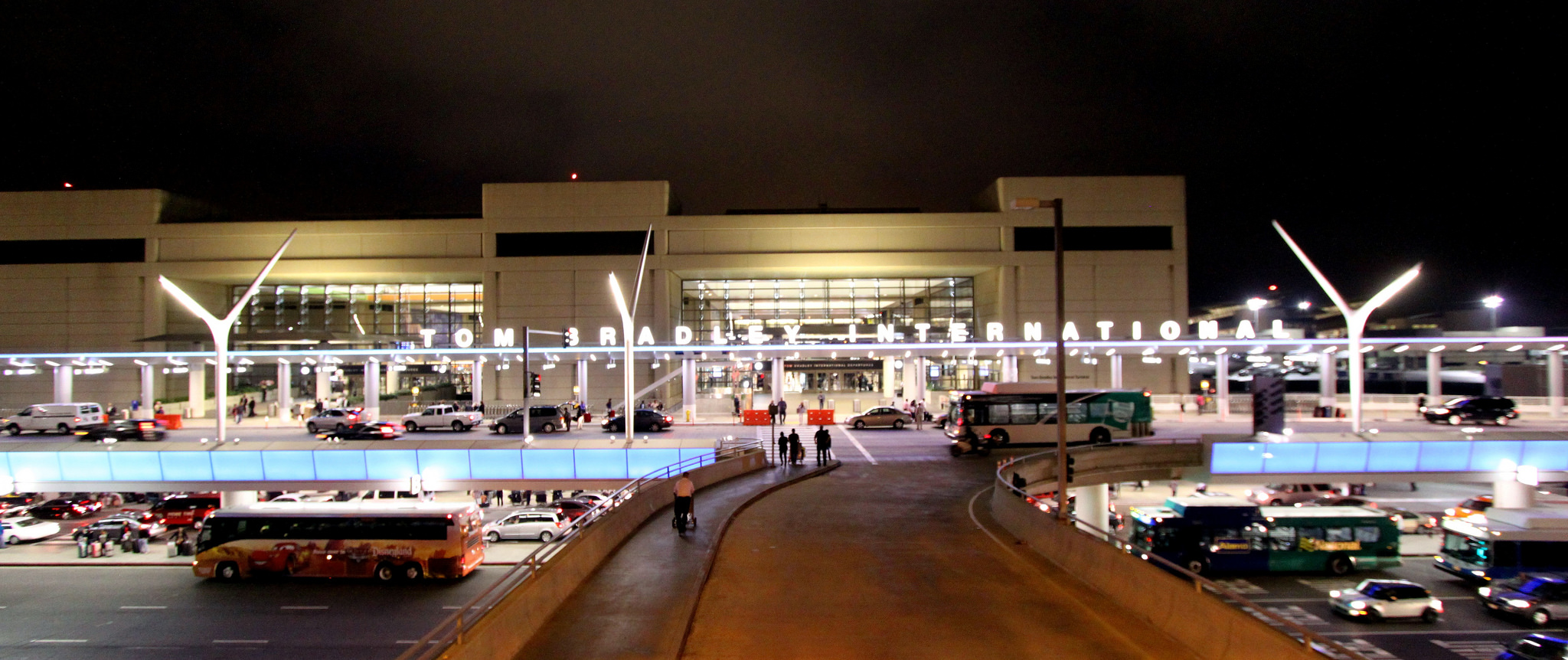 Tom Bradley Terminal, by Prayitno on Flickr - https://creativecommons.org/licenses/by/2.0/