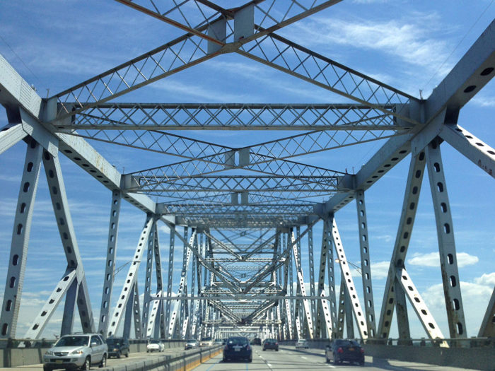 English: Tappan Zee Bridge in New York heading toward Westchester NO SIGNS by ReubenGBrewer